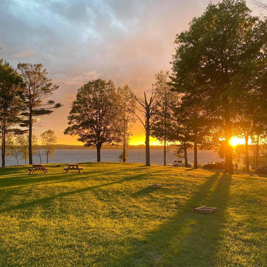 Stoco Lake Lodge Tweed Eksteriør billede