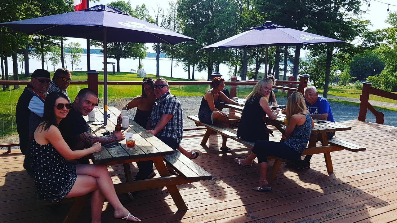 Stoco Lake Lodge Tweed Eksteriør billede